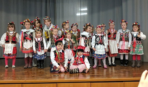 Polnische Kindertanzgruppe